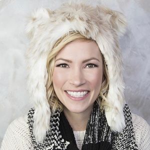 *NWOT* Snow Leopard Hat